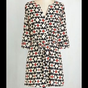 Believe it or Notorious Tunic in Geometric